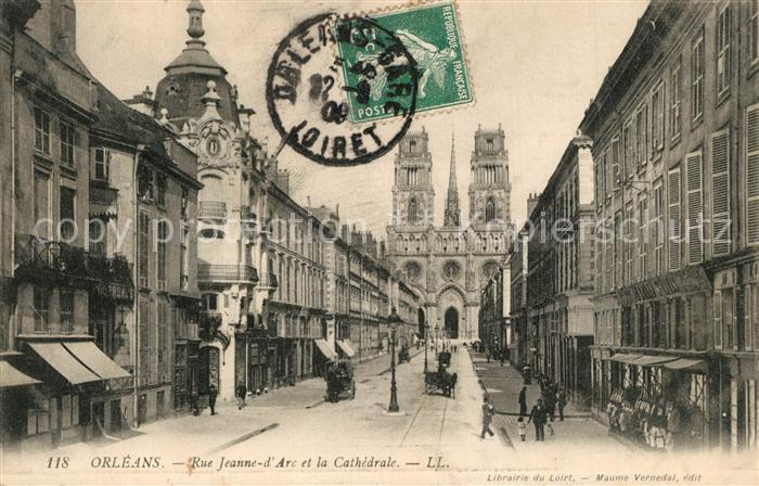 Orleans Loiret Rue Jeanne d Arc et la Cathedrale