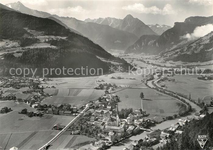 Zell Ziller Tirol Panorama Blick gegen Tristne und Ingent Alpen Fliegeraufnahme