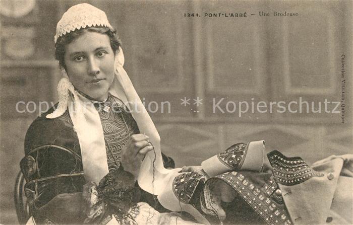 Pont-l Abbe Une Brodeuse