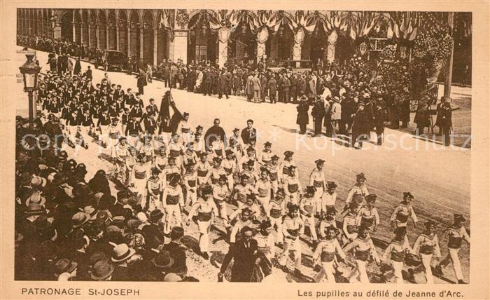 Paris Patronage St Joseph Les pupilles au defile de Jeanne d Arc