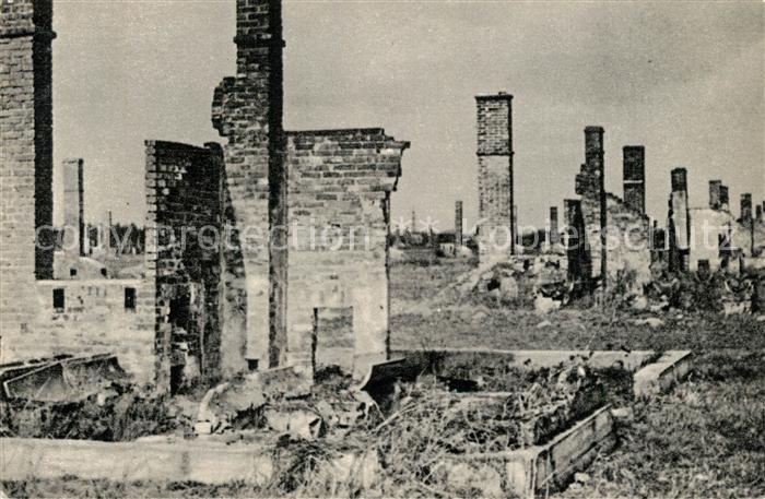 Birkenau Brzezinka Schornsteine der ehemaligen Holzbaracken auf Abschnitt BII
