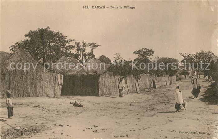 Dakar Dans la Village