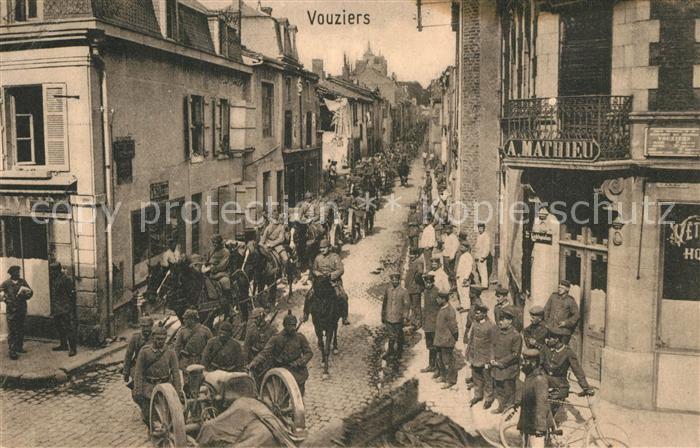 Vouziers Soldatenaufmarsch