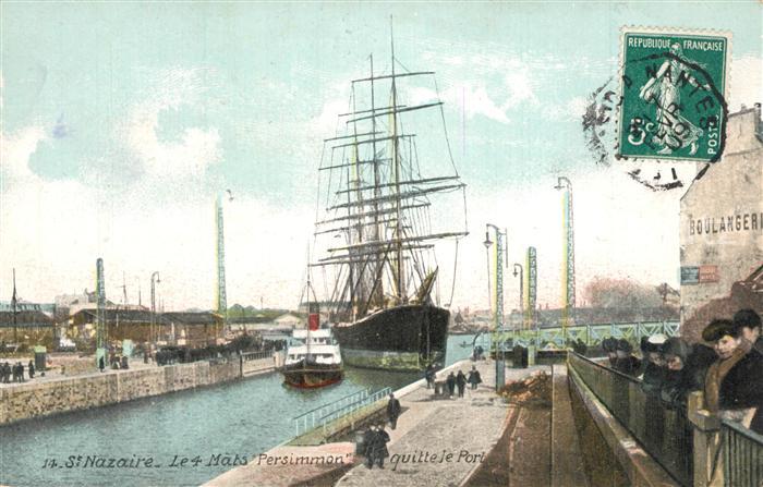 Saint-Nazaire Loire-Atlantique Le 4 Mâts Persimmon quitte le port
