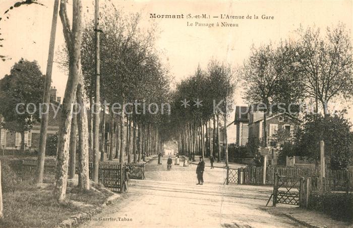 Mormant Avenue de la Gare Le Passage a Niveau