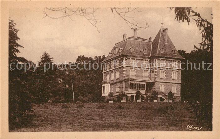 Saint-Denis-de-Cabanne Chateau de la Durie