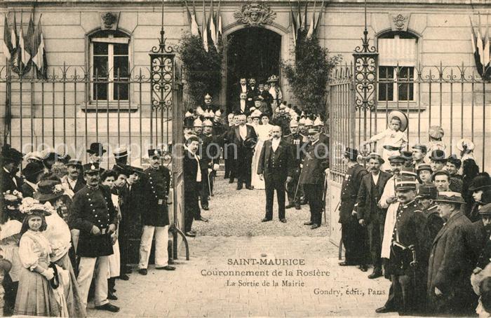 Saint Maurice sur Loire Couronnement de la Rosiere La Sortie de la Mairie
