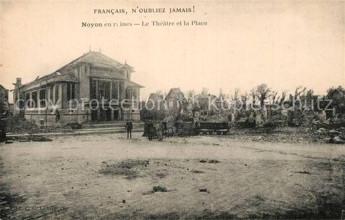 Noyon Oise en raines Le Theatre et la Place