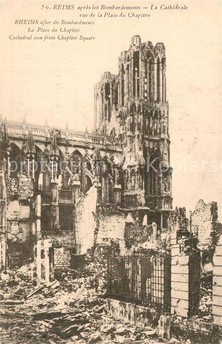Reims Champagne Ardenne apres les Bombardements La Cathedrale vue de la Place du