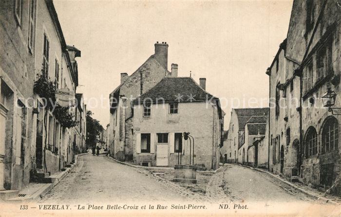 Vezelay La Place Belle Croix et la Rue Saint Pierre