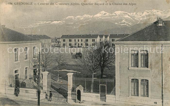 Grenoble Caserne des Chasseurs Alpins Quartier Bayard et la Chaine des Alpes