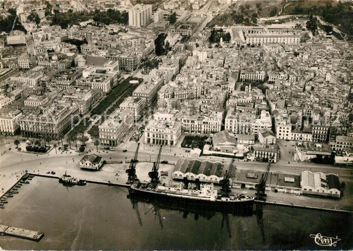 Bone Vue aérienne sur le port et la ville