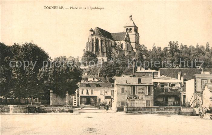 Tonnerre Place de la Republique