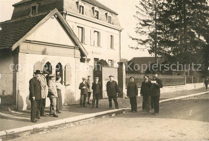 Alsace Elsass Strassenaufnahme mit Bewohner
