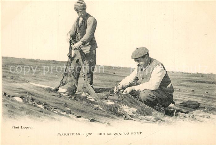 Marseille Bouches-du-Rhone Sur le Quai du Port Fischer