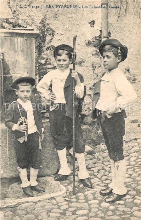 Kinder Child Enfants Pyrenees Enfants du Guide