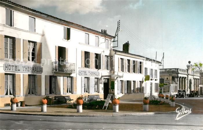 Saujon Le Carrefour devant l Hôtel Thermalia