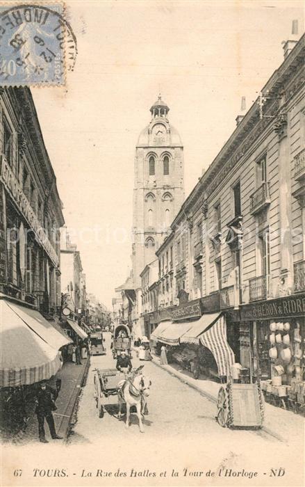 Tours Indre-et-Loire Rue des Halles et Tour de l_Horloge