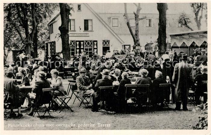 Naarden Pannekoekenhuis met overzicht gedeelte Terras