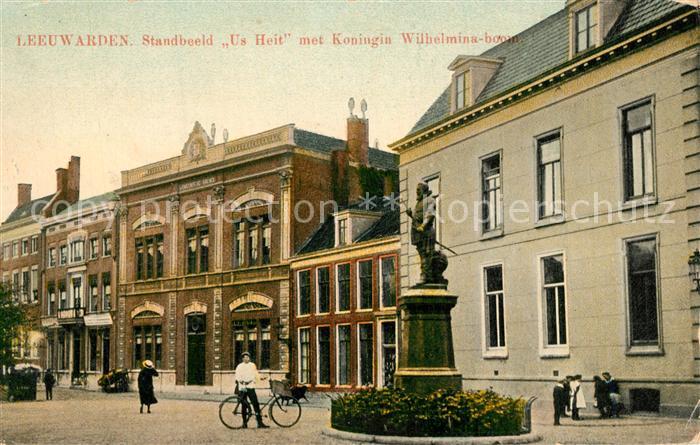 Leeuwarden Standbeeld Us Heit met Koningin Wilhelmina bouw