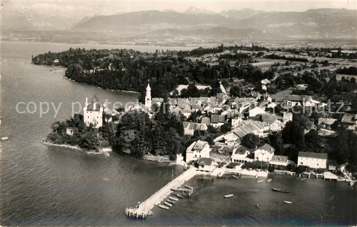 Yvoire Vue generale aerienne sur le Lac Leman et le Village