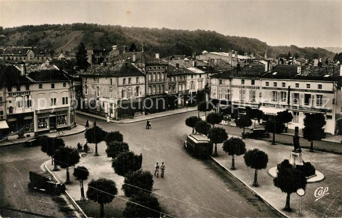 Ligny-en-Barrois La Place Nationale prise de la Mairie