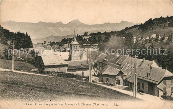Laffrey Vue generale et Massif de la Grande Chartreuse