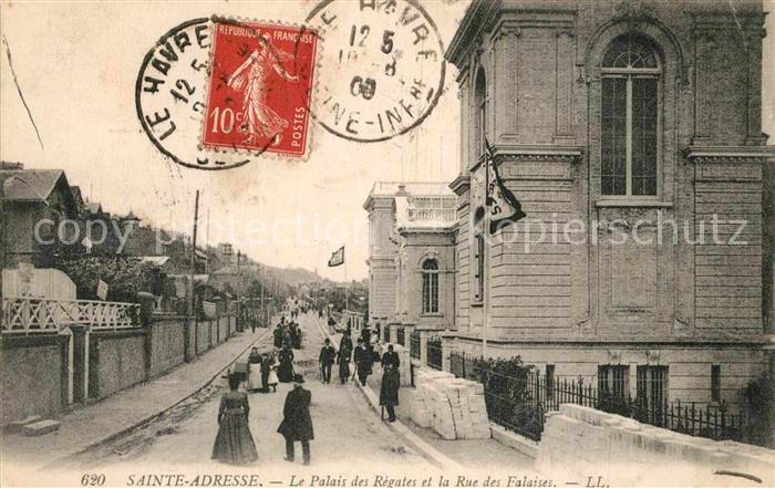 Sainte-Adresse Le Palais des Regates et la Rue des Fal