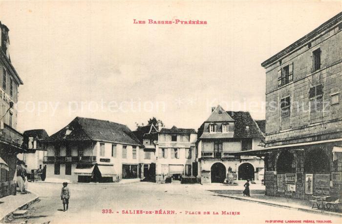 Salies-de-Bearn Place de la Mairie