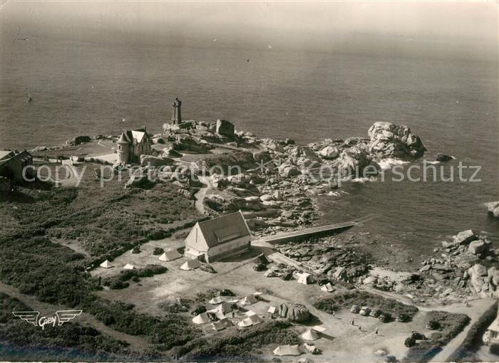 Ploumanac h Le Phare Cale du bateau de Sauverage vu