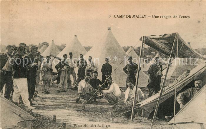 Camp de Mailly Une rangee de Tentes