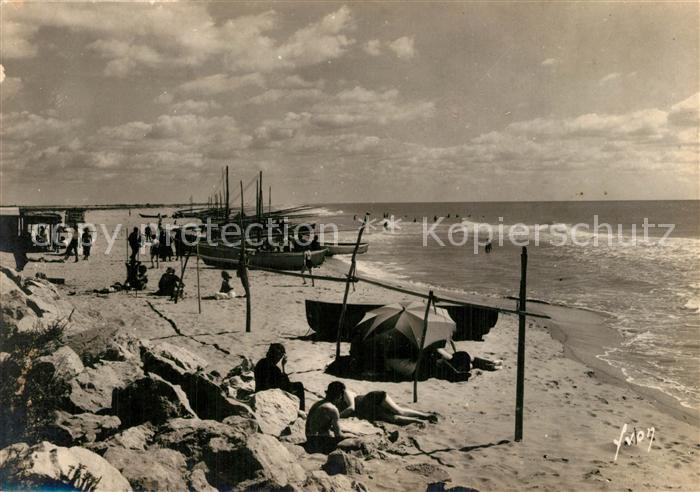 Les Saintes-Maries-de-la-Mer Barques de Peche Plage