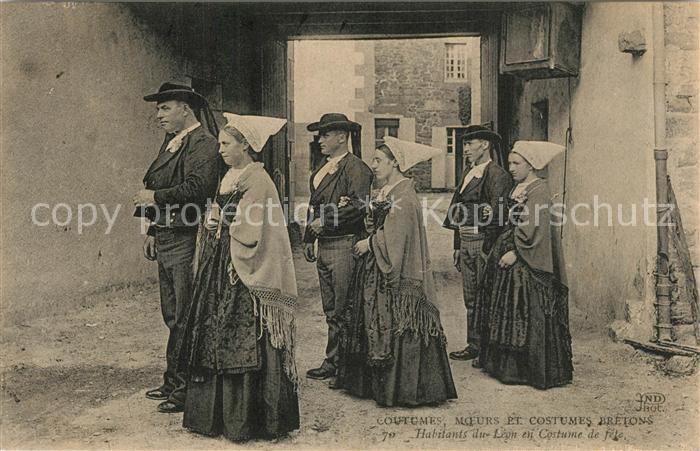 Bretagne Region Coutumes Moeurs et Costumes Bretons Hab