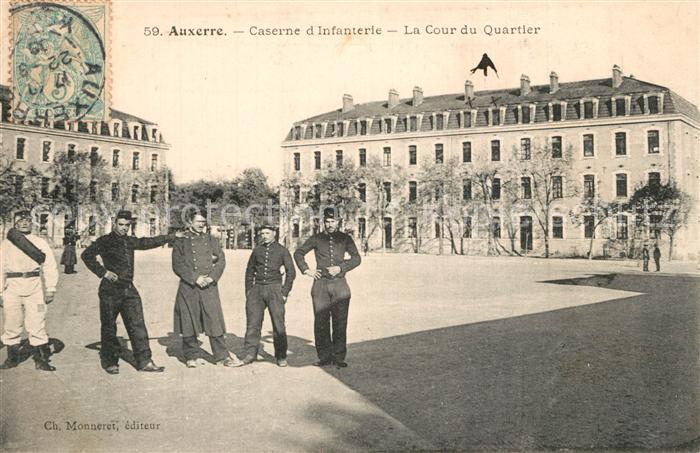 Auxerre Caserne d_Infanterie Cour du Quartier