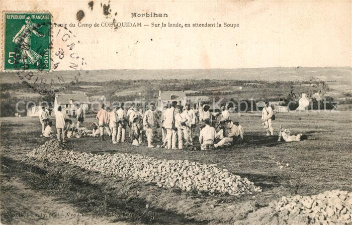 Coetquidan Camp Sur la lande en attendant la soupe