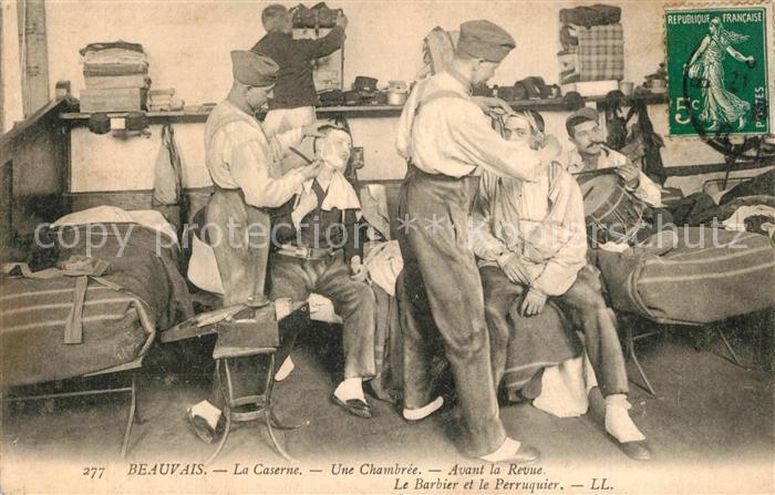 Beauvais 60 La Caserne une chambrée avant la revue Barbier et le Perruquier