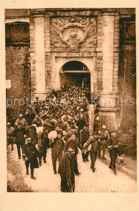 Saint-Martin-de-Re Convoi de forcats sortant de la citadel