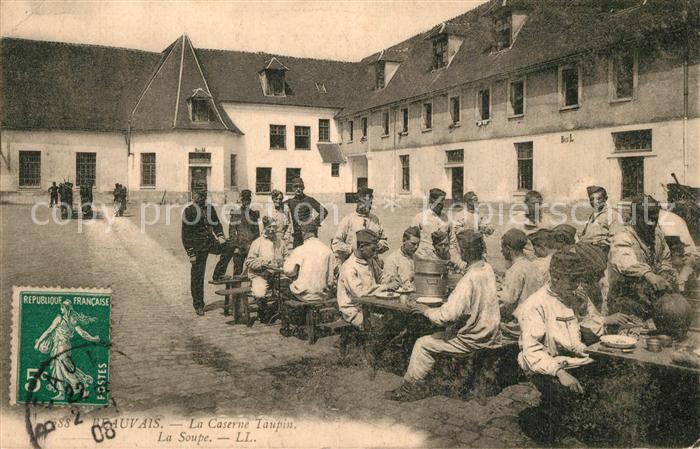 Beauvais 60 Caserne Taupin Soldats