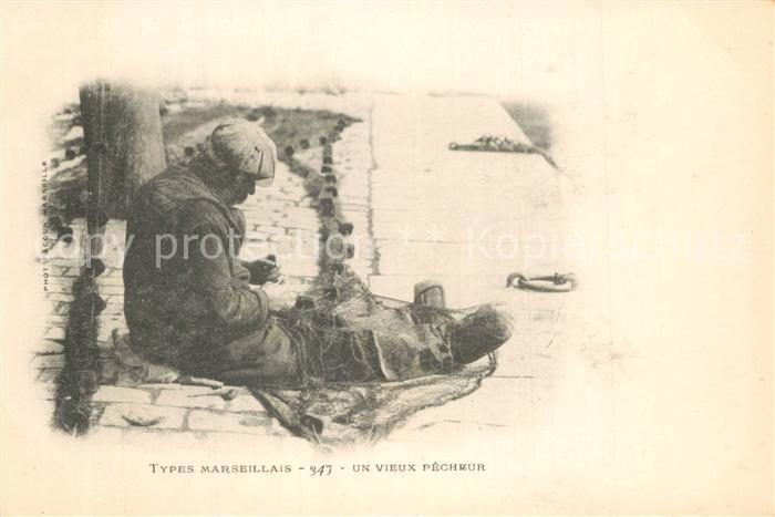 Marseille Bouches-du-Rhone Un vieux pêcheur Types Marseillais
