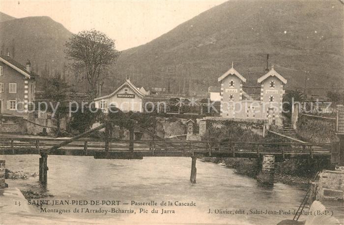 Saint-Jean-Pied-de-Port Passerelle de la Cascade Montanes de l’