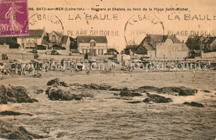 Batz-sur-Mer Rochers et Chalets au fond de la Plage Saint Michel