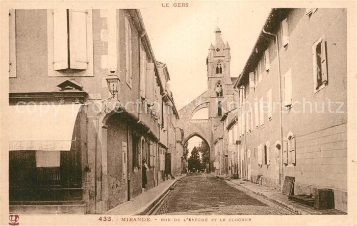Mirande Rue de l’Eveche et le Clocher