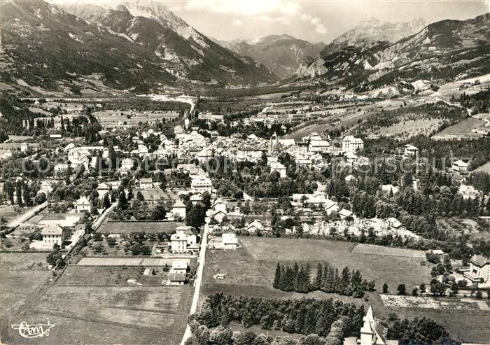 Barcelonnette Panorama aerienne vers la vallee de l'Ubaye