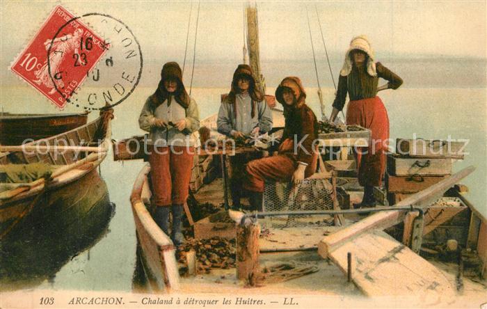 Arcachon Gironde Chaland a detroquer les Huitres