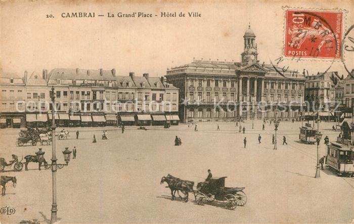 Cambrai Grand Place Hotel de Ville Pferdekutsch