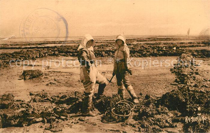 Ile-de-Re Pecheuses d`Huitres