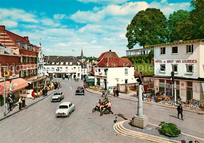 Valkenburg Suedholland Grendelplein met Monument
