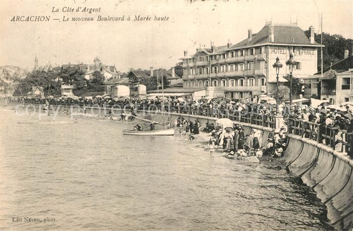 Arcachon Gironde Le nouveau Boulevard a Maree haute
