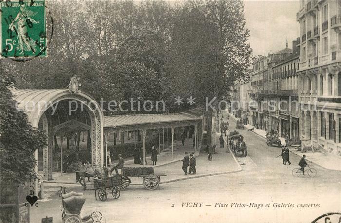 Vichy Allier Place Victor Hugo et Galeries couvertes