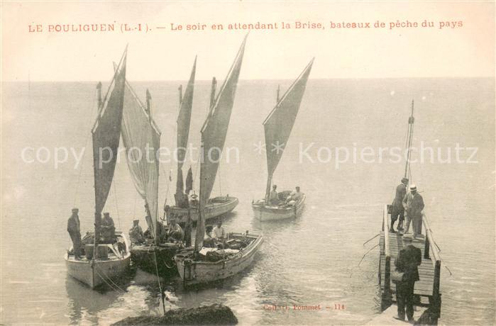 Le Pouliguen Le soir en attendant la brise bateaux de pêche du pays